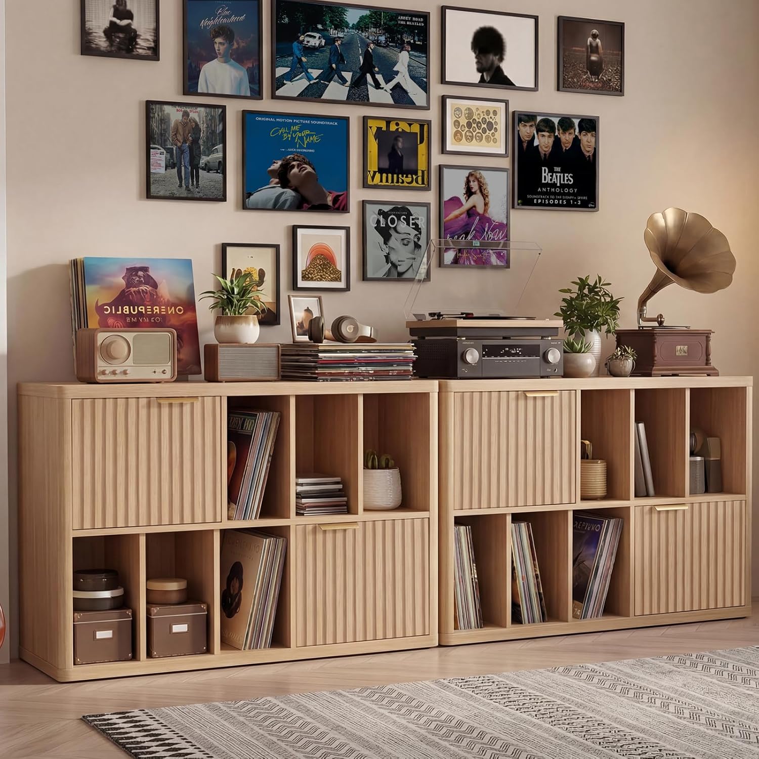 LELELINKY Large Record Player Stand - 39.5" Record Cabinet with Open Vinyl Storage Holds up to 400 Albums, Modern Vinyl Player Table with Fluted Doors, Turntable Stand for Living Room, Natural Oak